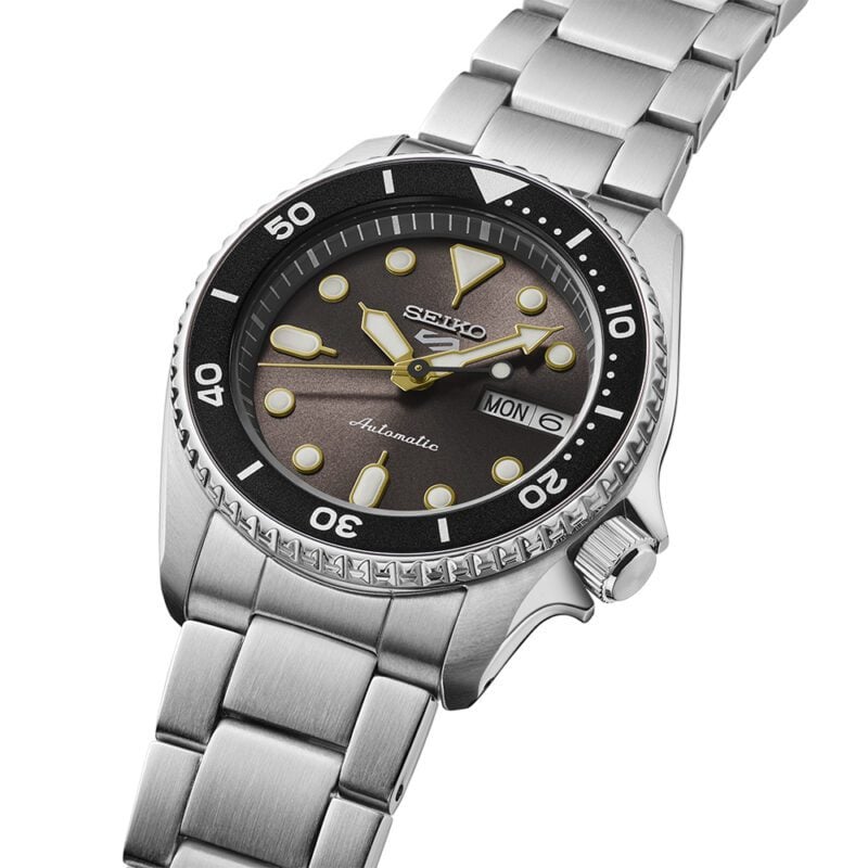 Seiko 5 Sports SKX New Colour Collection ‘Street Stonewash’ SRPL79K1 image 2