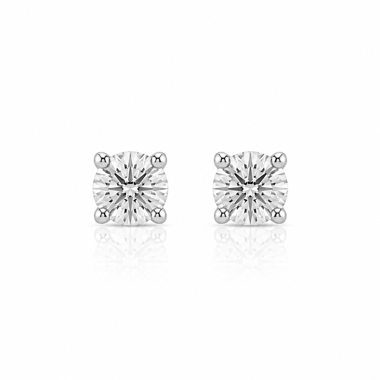 18kt Lab Grown Diamond Stud Earrings