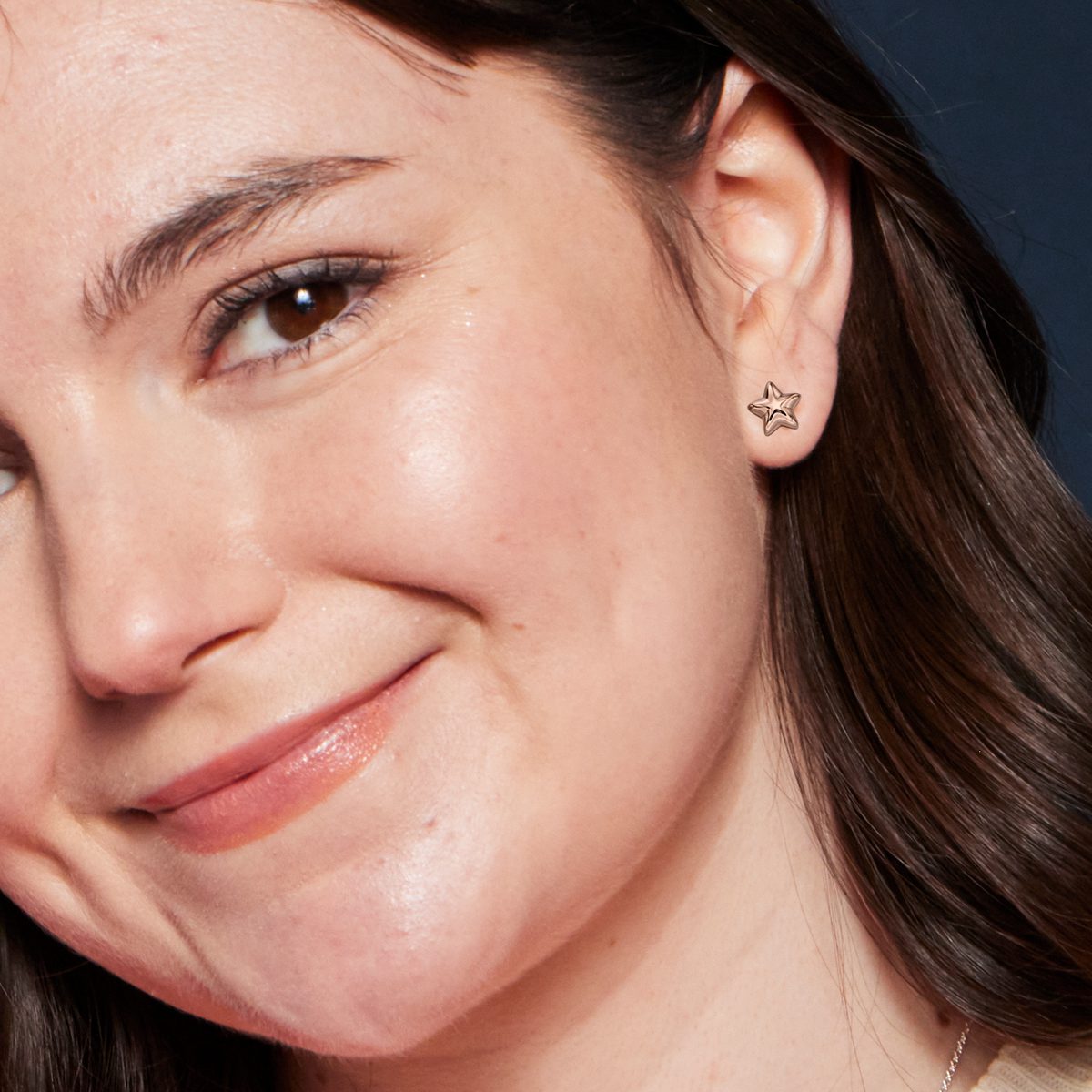 Amelia – Little Rose Gold Star Earrings