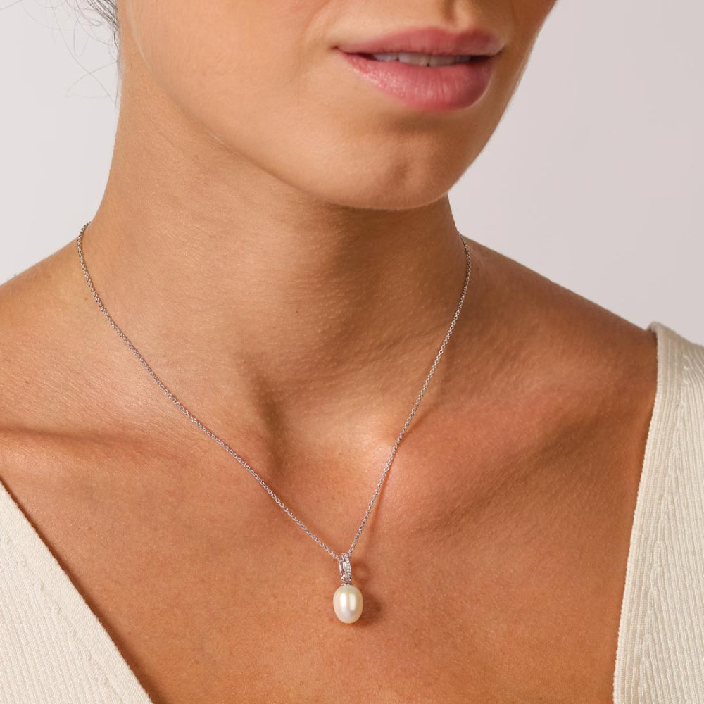 Revival Classic Pearl Glitz Necklace