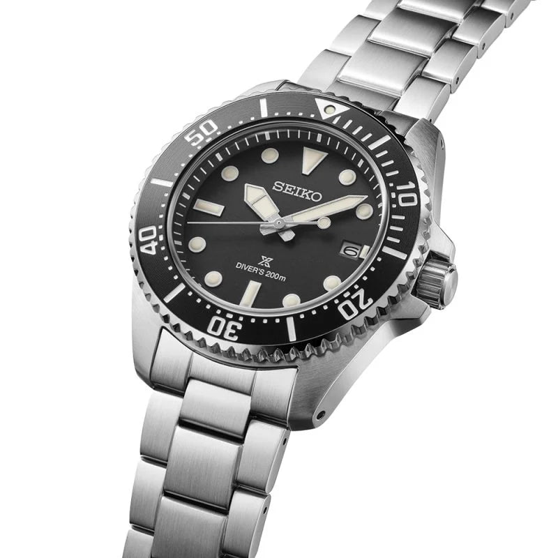 Seiko Prospex Solar Diver’s in Pure Black SNE597P1