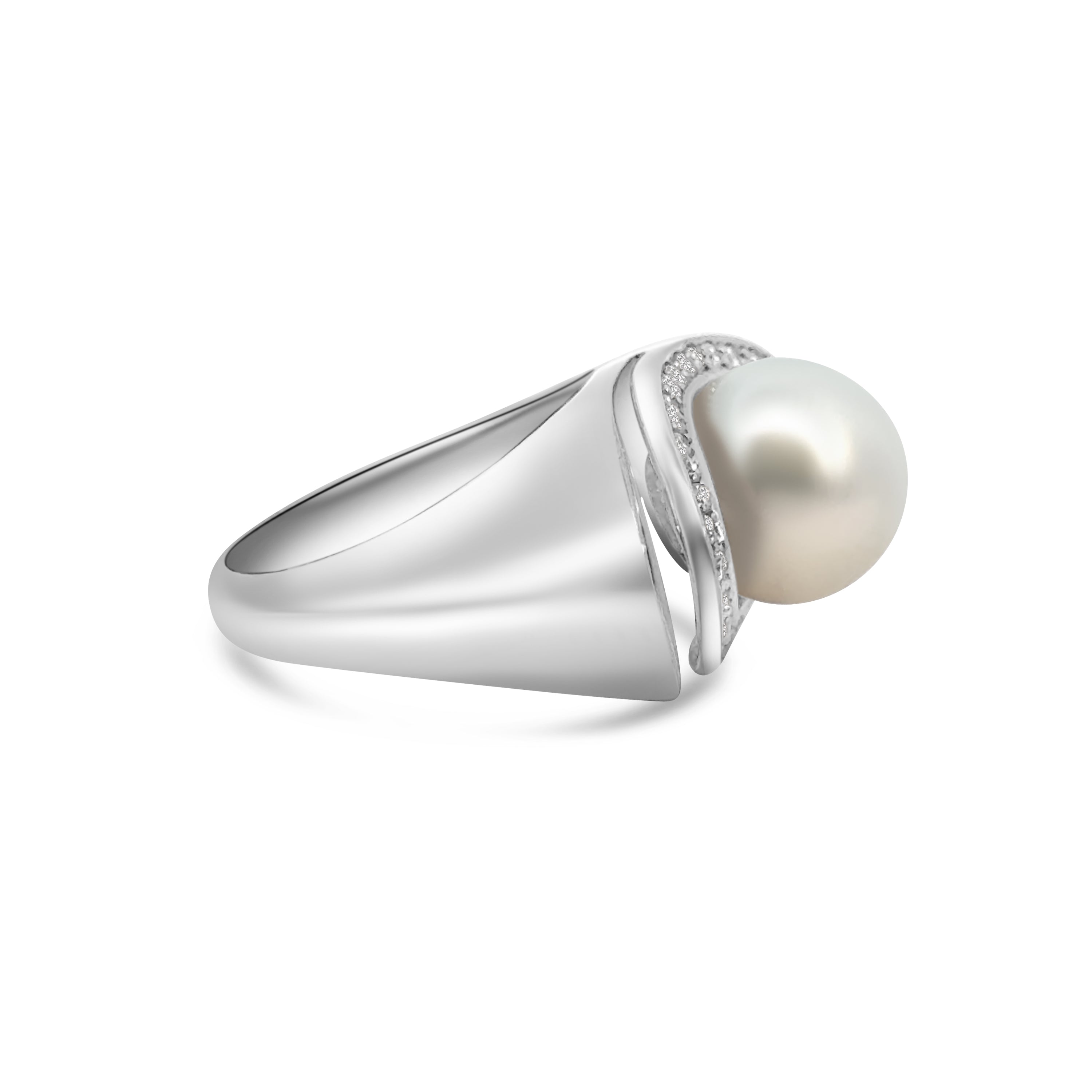 18kt South Sea Pearl and Diamond Ring