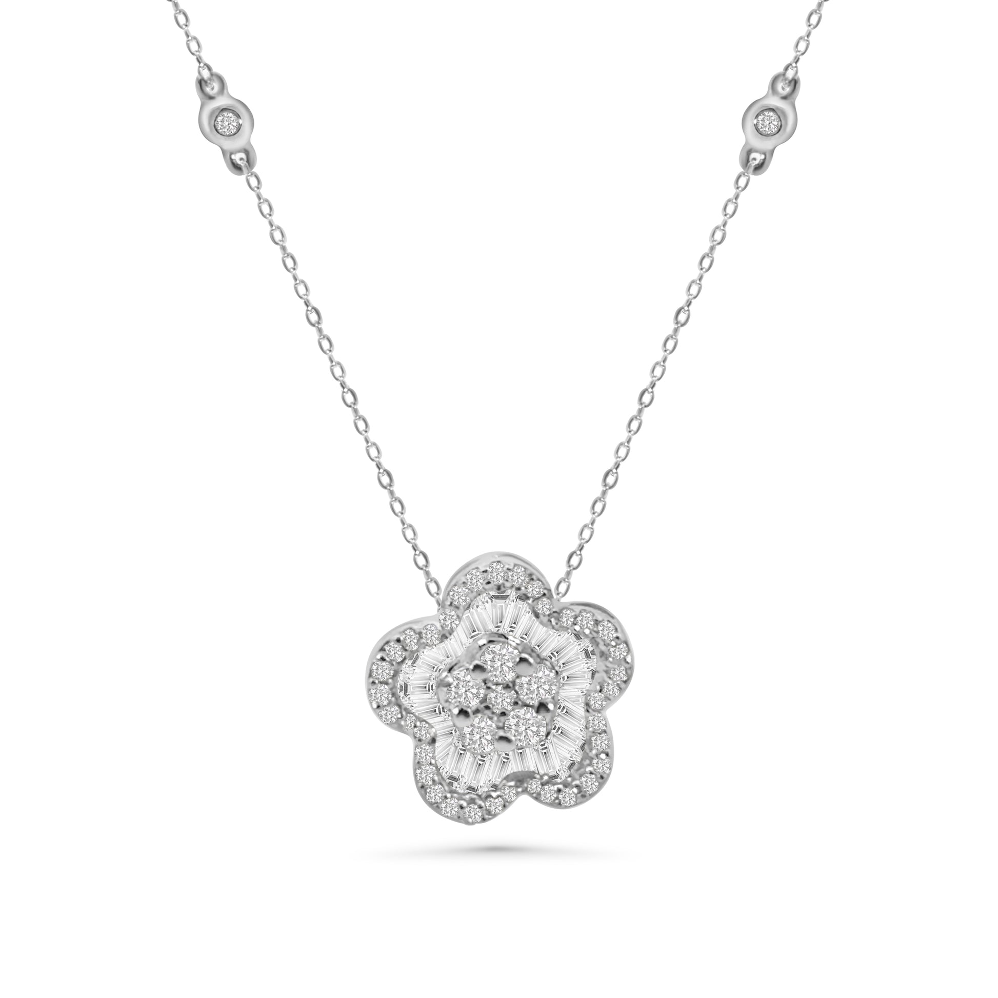 18kt Diamond Flower Pendant