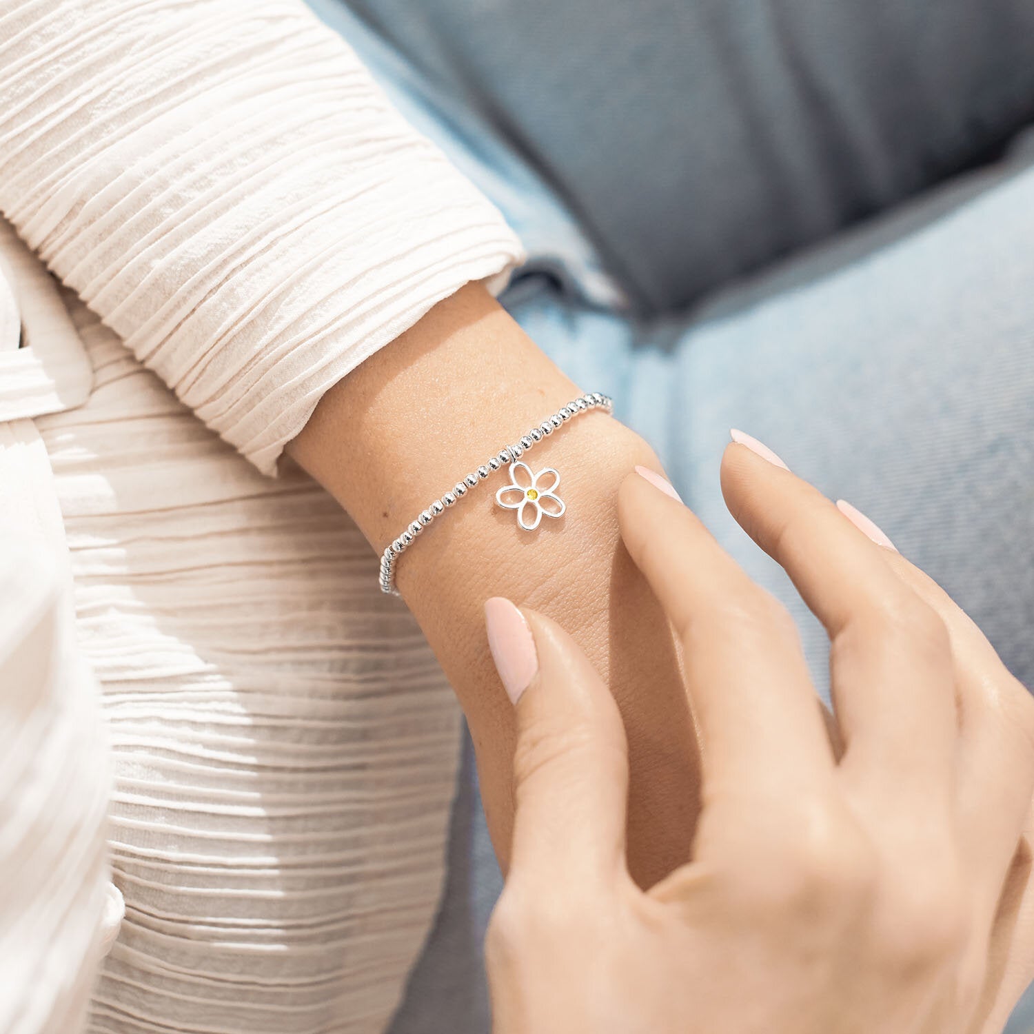 A Little 'Just For You' Flower Bracelet image 1
